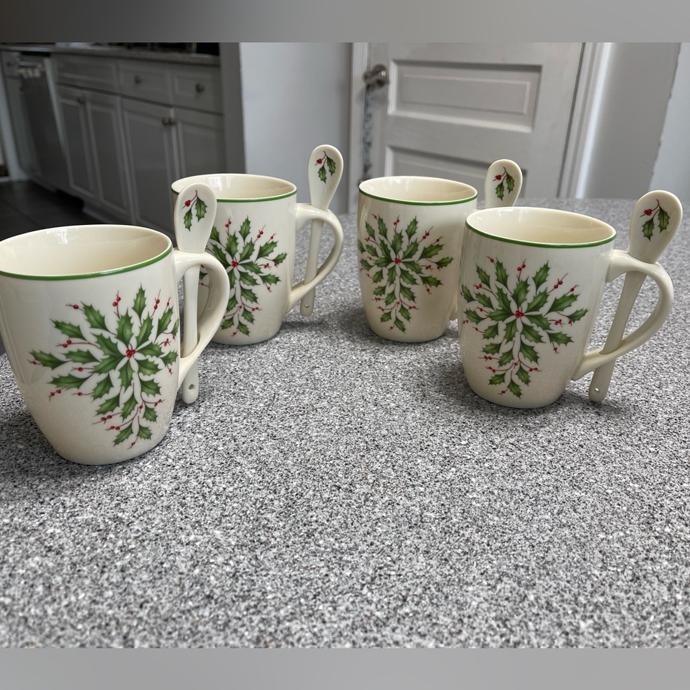 Lenox Christmas Cocoa Mugs with Spoons -
Set of 4